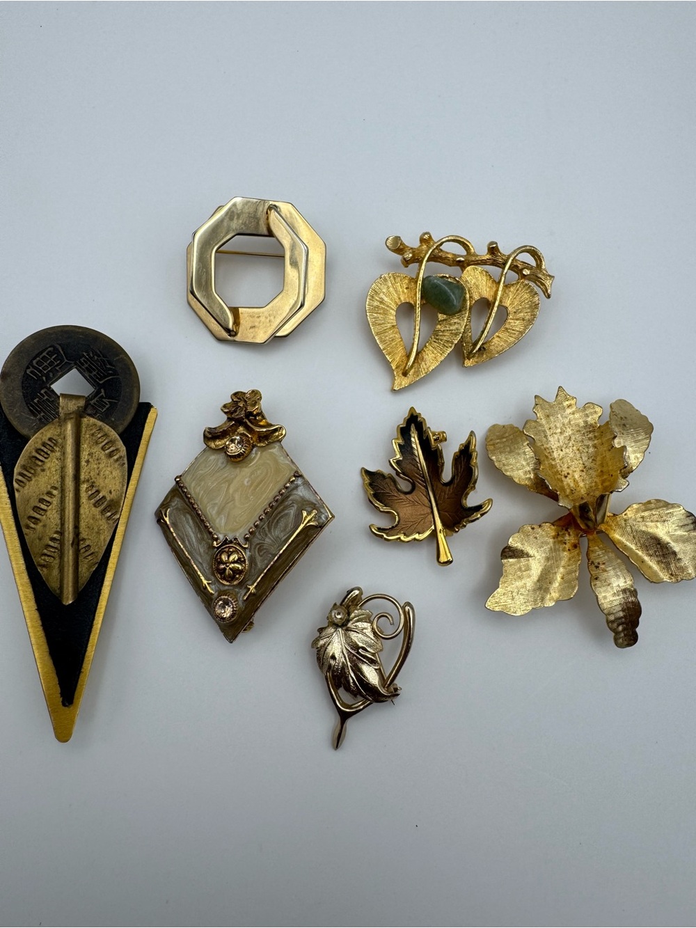 Vintage Brooch Lot 7 Pc Sarah Coventry LR Gold Tone Floral Leaf Pins
